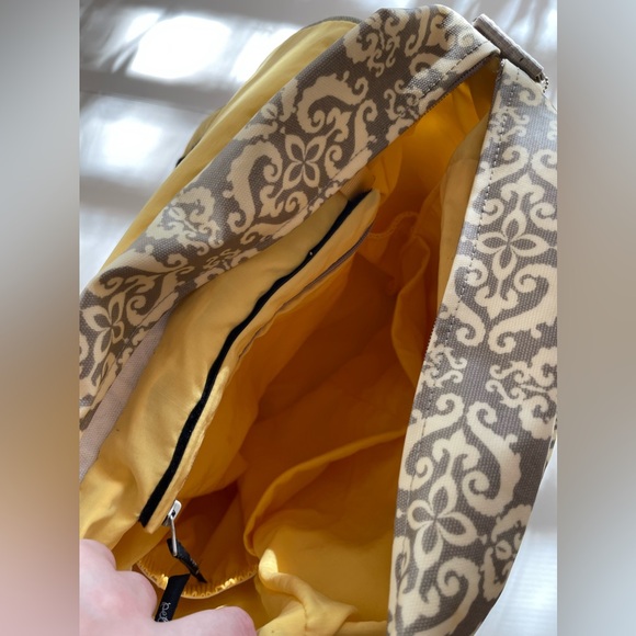 PETUNIA PICKLE BOTTOMS DIAPER BAG 👶 🍼 - Picture 5 of 7